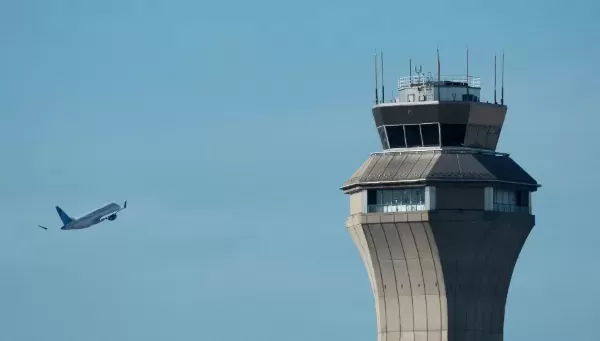 Radio Outages Plague Newark Airport, Sparking Scrutiny of Aging Air Traffic Control System
